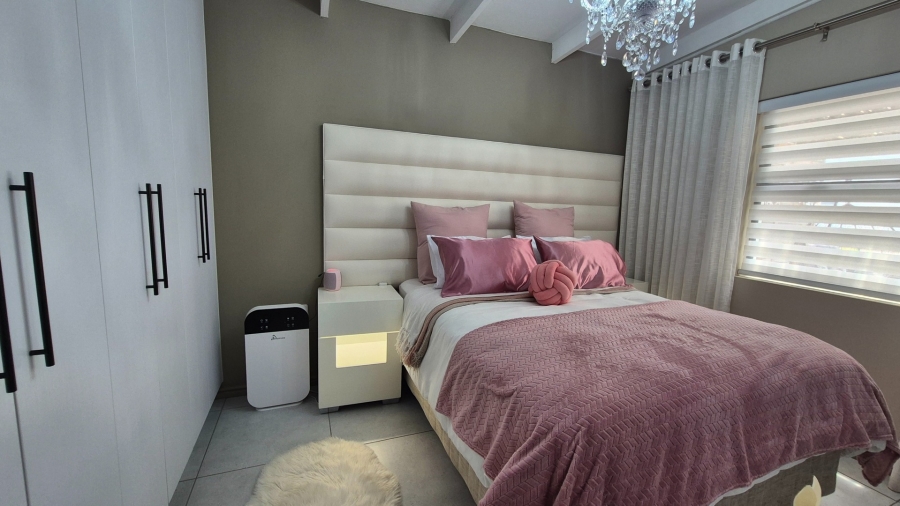 3 Bedroom Property for Sale in Jacobsbaai Western Cape